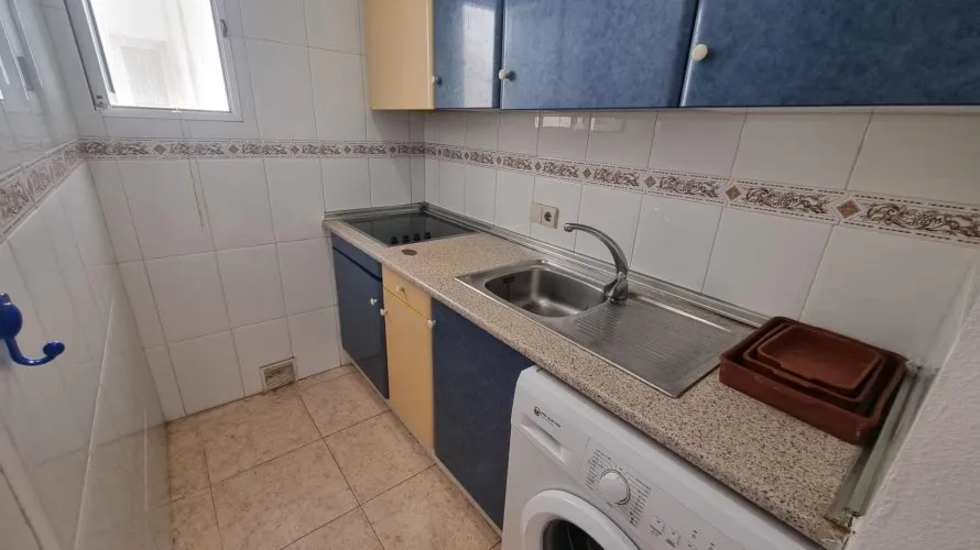 Apartamento de 2 dormitorios en Torrevieja, España No. 2331 № 6