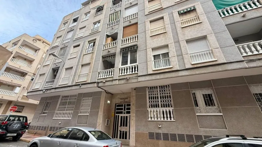 Apartamento de 1 dormitorio en Torrevieja, España No. 2262