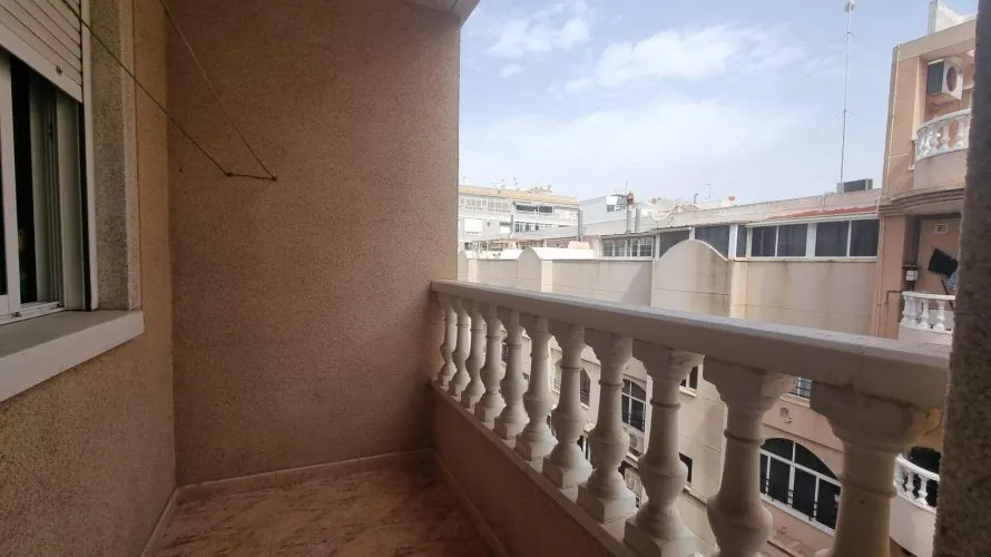 Apartamento de 2 dormitorios en Torrevieja, España No. 2192 № 3