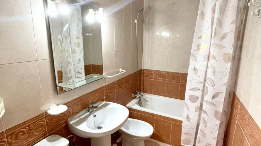 Apartamento de 1 dormitorio en Torrevieja, España No. 2258 № 1