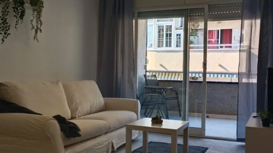 Apartamento de 1 dormitorio en Torrevieja, España No. 2268 № 6