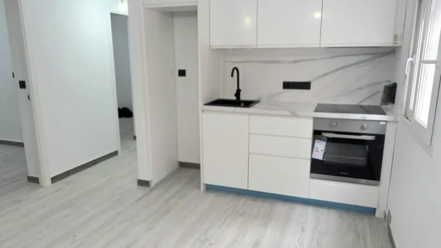 Apartamento de 2 dormitorios en Mieres, España No. 2318 № 7