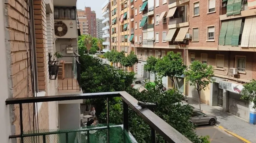 Apartamento de 2 dormitorios en Valencia, España No. 2015 № 2