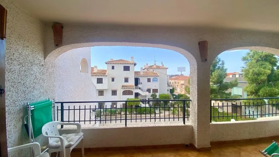 Apartamento de 2 dormitorios en Cabo Roig, España No. 2012 № 7
