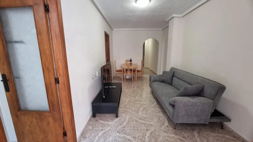 Apartamento de 2 dormitorios en Torrevieja, España No. 2209 № 1