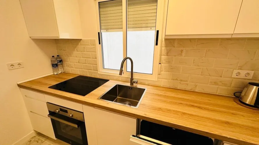 Apartamento de 2 dormitorios en Torrevieja, España No. 2201 № 6