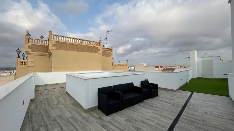 Apartamento de 1 dormitorio en Torrevieja, España No. 2370 № 9