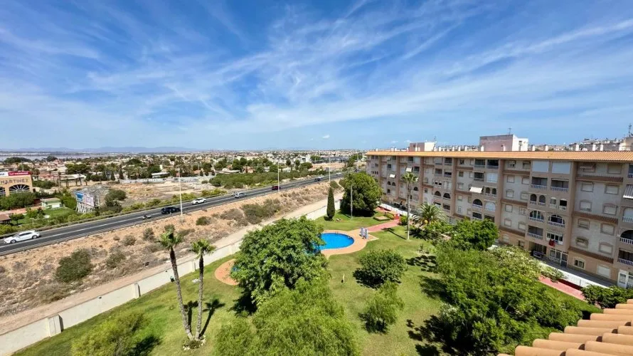 Ático de 2 dormitorios en Torrevieja, España No. 2207 № 3