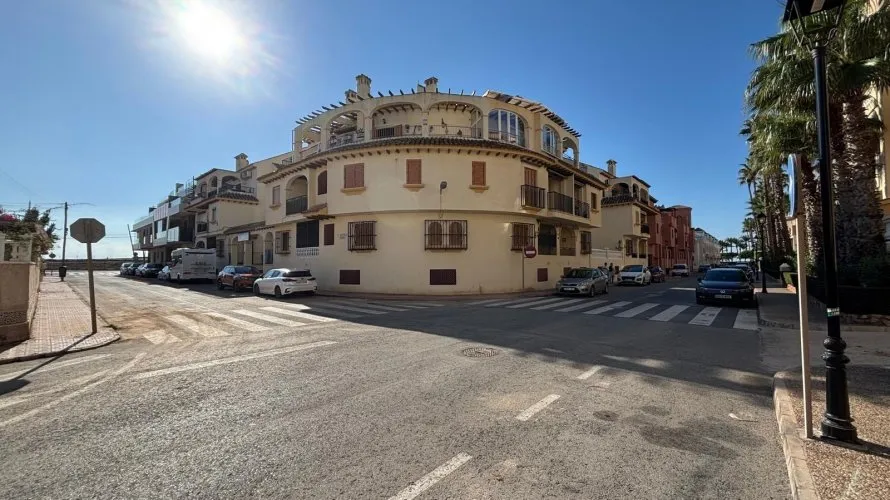 Apartamento de 1 dormitorio en Torrevieja, España No. 2066