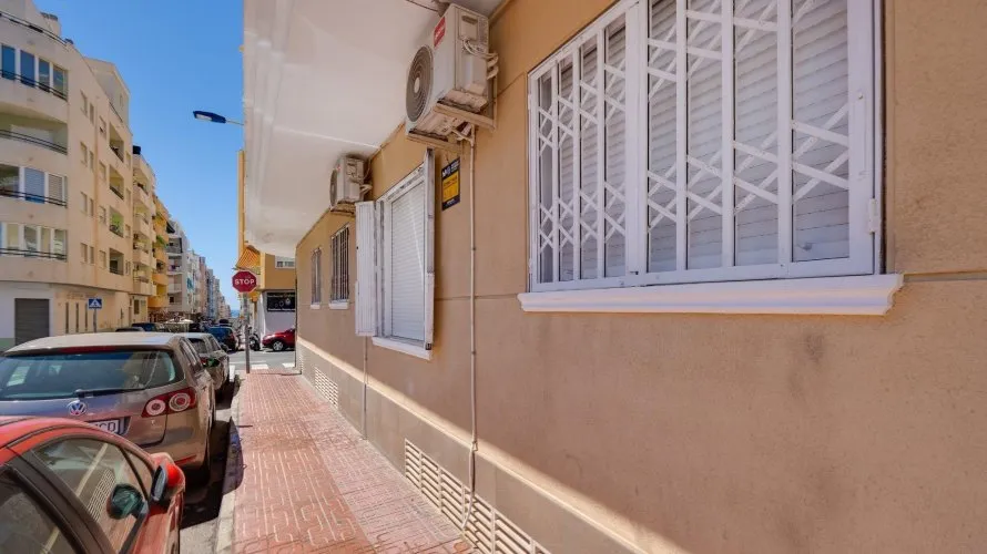 Apartamento de 54m² en Torrevieja, España No. 2246 № 4