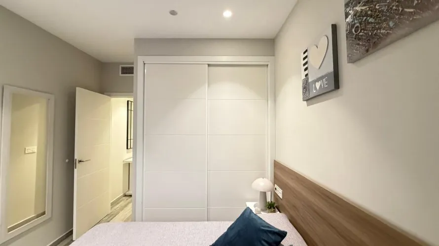 Apartamento de 1 dormitorio en Torrevieja, España No. 2408 № 18