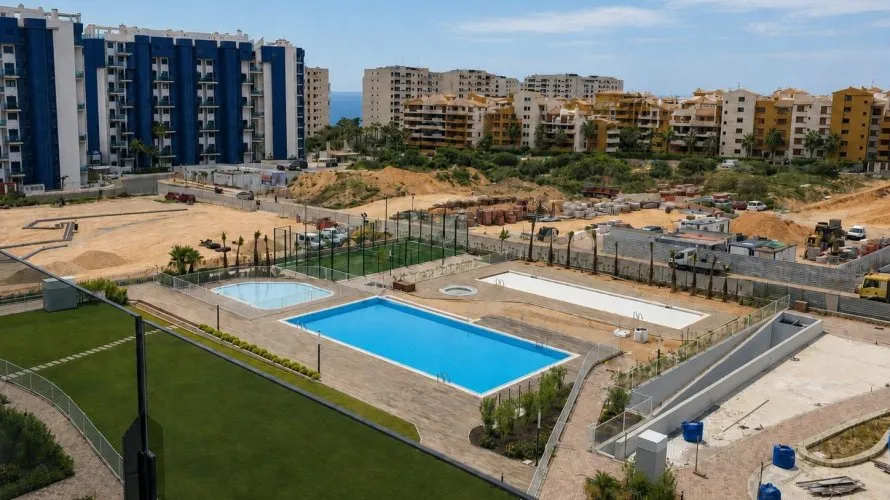Apartamento de 2 dormitorios en Torrevieja, España No. 2140 № 23