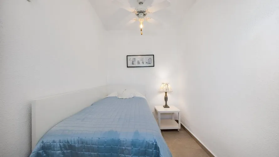 Apartamento de 1 dormitorio en Torrevieja, España No. 2290 № 4