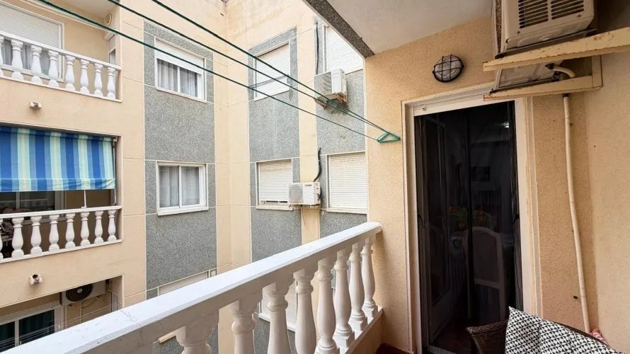 Apartamento de 1 dormitorio en Torrevieja, España No. 2253 № 6