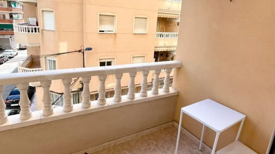 Apartamento de 1 dormitorio en Torrevieja, España No. 2258 № 3