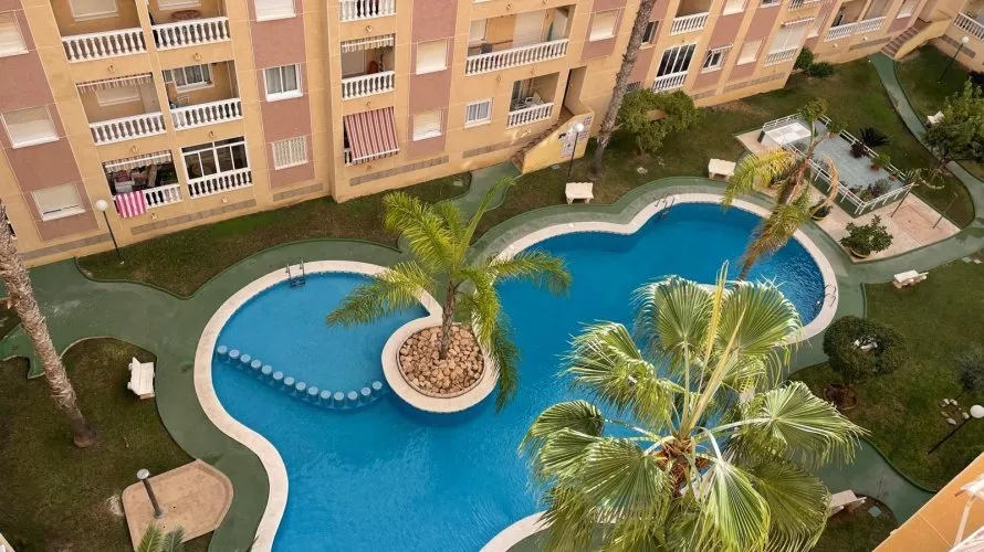 Apartamento de 2 dormitorios en Torrevieja, España No. 2212 № 28