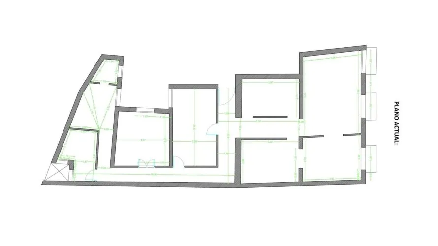 Apartamento de 4 dormitorios en Madrid, España No. 2132