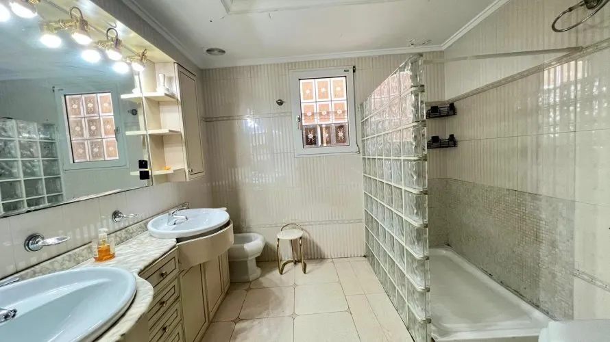 Apartamento de 4 dormitorios en Torrevieja, España No. 2282 № 16