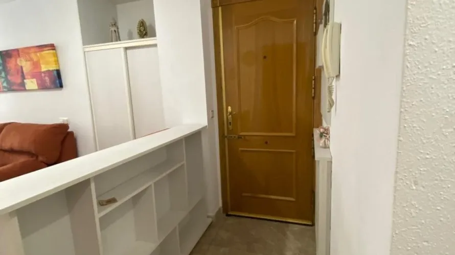 Apartamento de 2 dormitorios en Torrevieja, España No. 2237 № 2