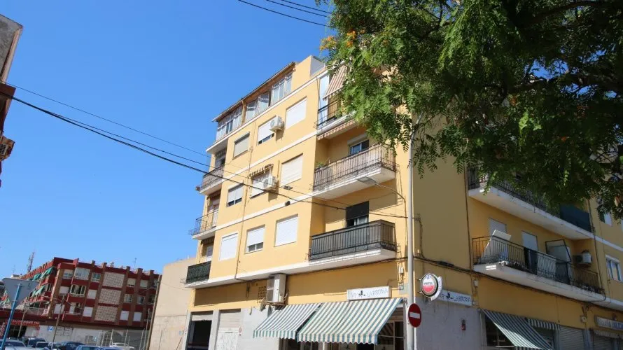 Apartamento de 2 dormitorios en Alicante, España No. 2191
