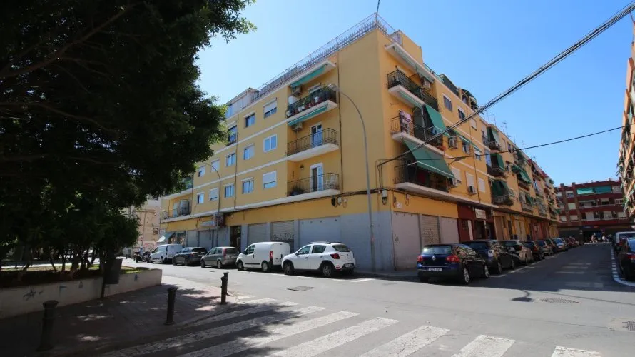 Apartamento de 2 dormitorios en Alicante, España No. 2191 № 2