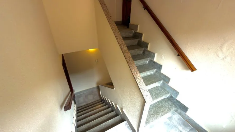 Apartamento de 1 dormitorio en Mieres, España No. 2342 № 1
