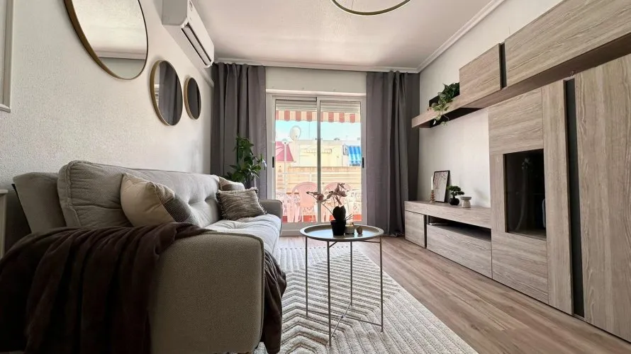 Apartamento de 2 dormitorios en Torrevieja, España No. 2074 № 28