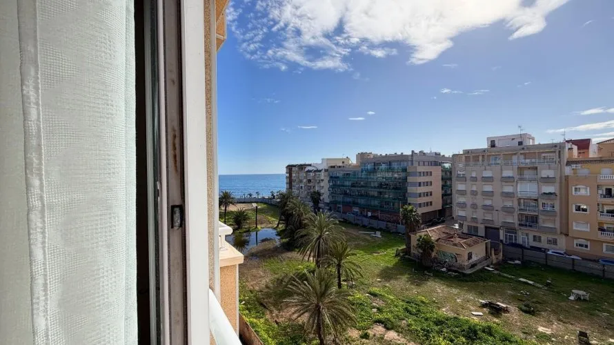 Apartamento de 2 dormitorios en Torrevieja, España No. 2254 № 5