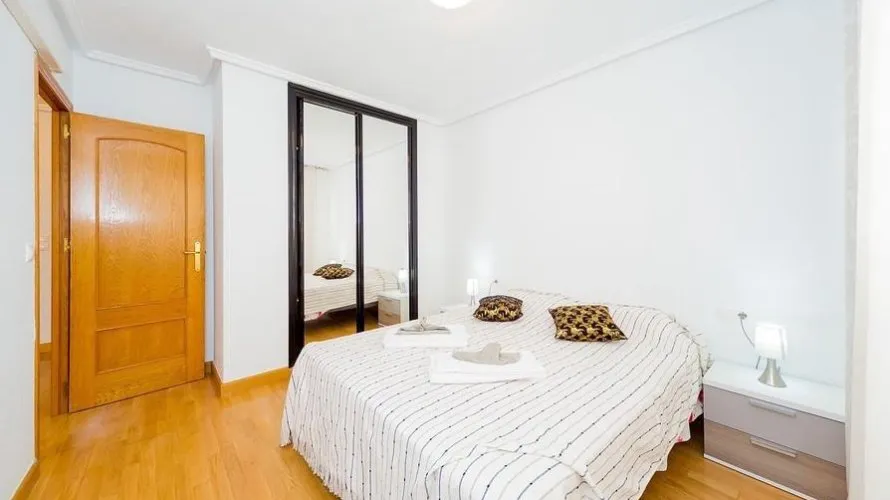 Apartamento de 2 dormitorios en Torrevieja, España No. 2355 № 6