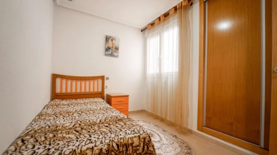 Apartamento de 2 dormitorios en Torrevieja, España No. 2200 № 9