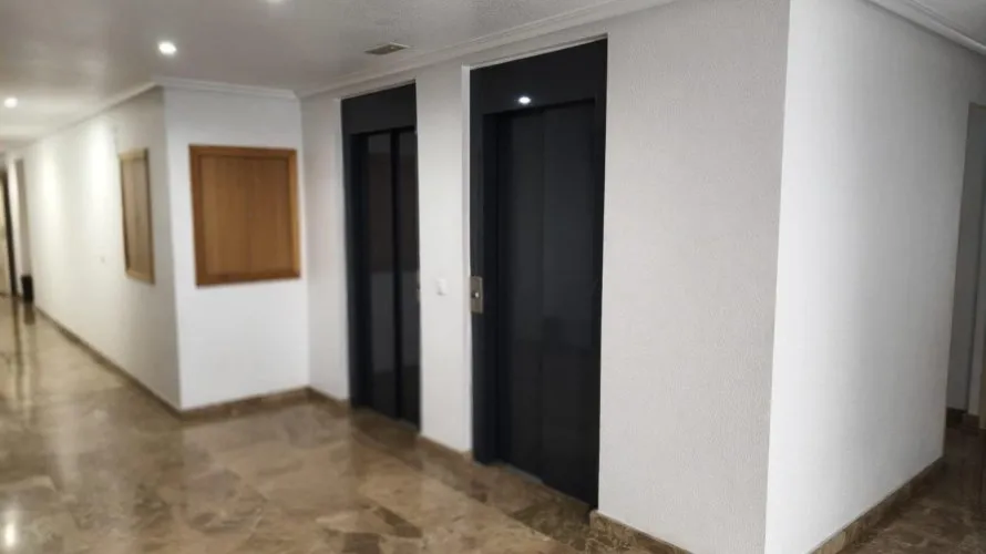 Apartamento de 2 dormitorios en Torrevieja, España No. 2352 № 24