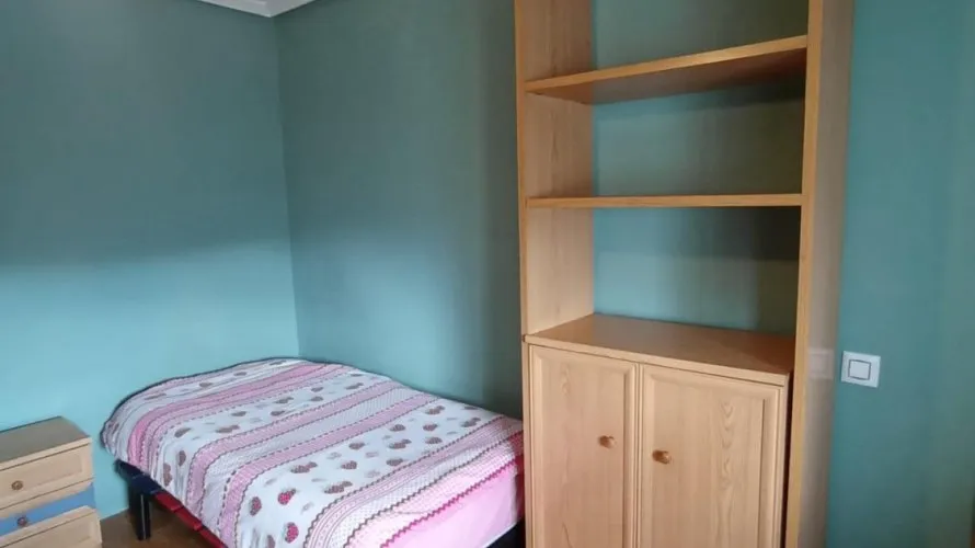 Apartamento de 2 dormitorios en Siero, España No. 2185 № 1