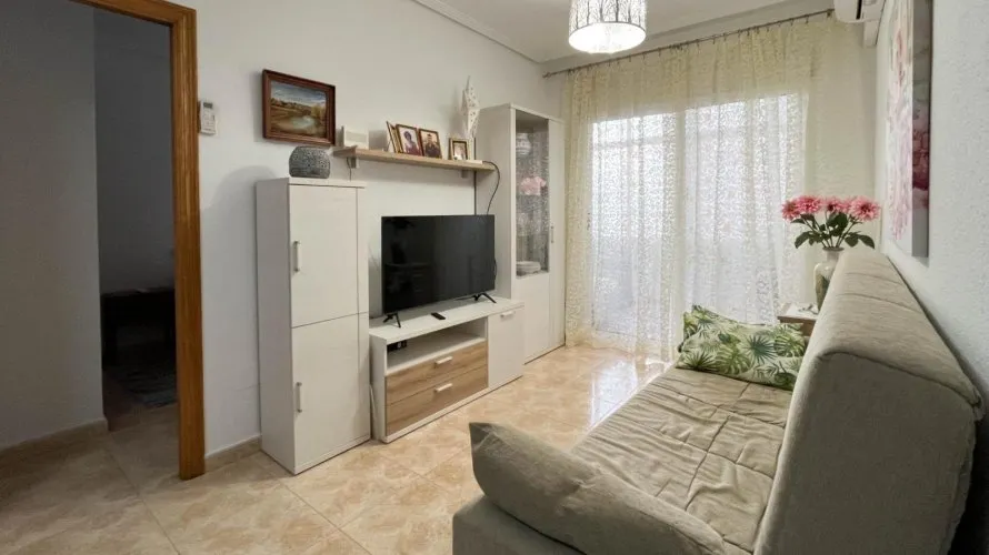 Apartamento de 1 dormitorio en Torrevieja, España No. 2361 № 16