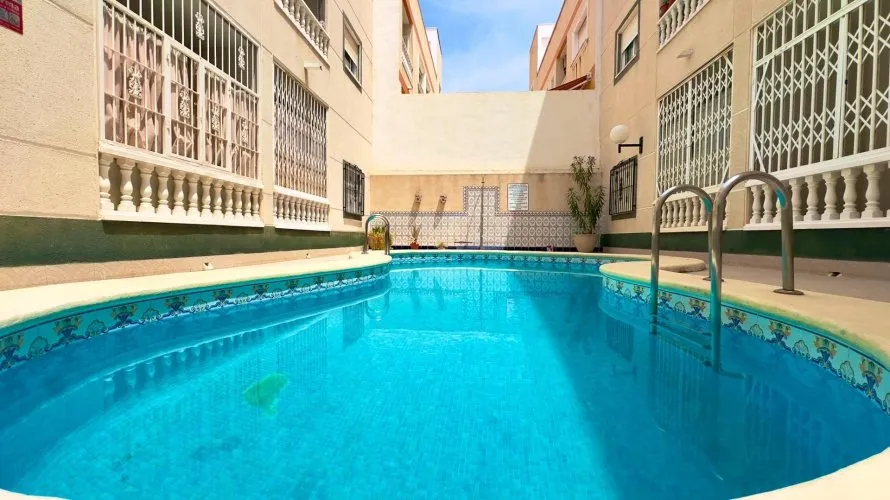 Apartamento de 1 dormitorio en Torrevieja, España No. 2340 № 23