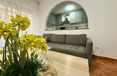 Apartamento de 2 dormitorios en Torrevieja, España No. 2173