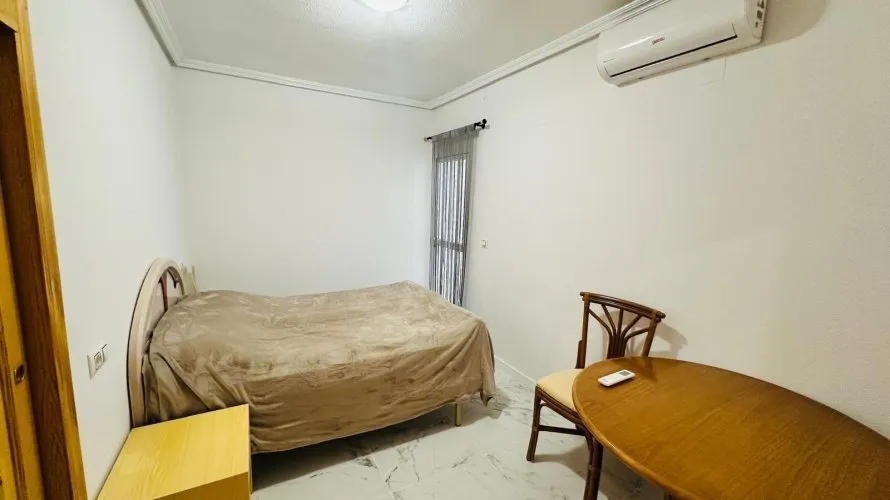 Apartamento de 2 dormitorios en Torrevieja, España No. 2201 № 21