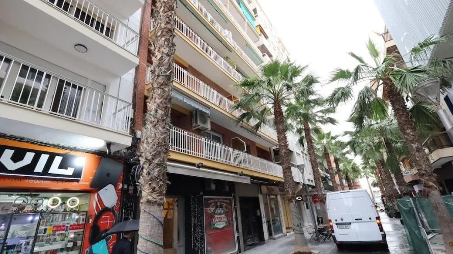 Apartamento de 4 dormitorios en Torrevieja, España No. 1999