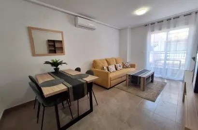Apartamento de 2 dormitorios en Torrevieja, España No. 2150