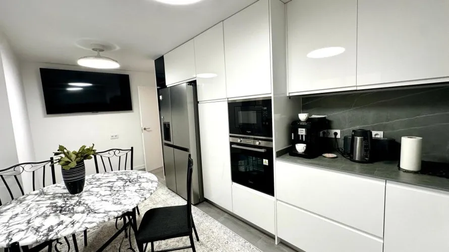 Apartamento de 4 dormitorios en Alicante, España No. 2105 № 5