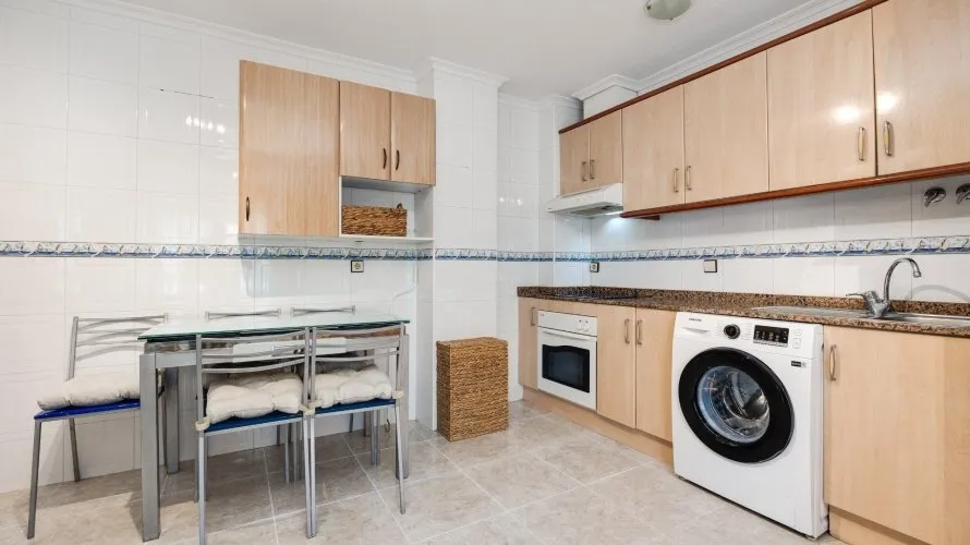 Apartamento de 2 dormitorios en Torrevieja, España No. 2279 № 18