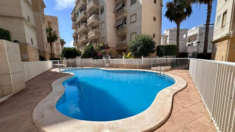 Apartamento de 2 dormitorios en Torrevieja, España No. 2074 № 27