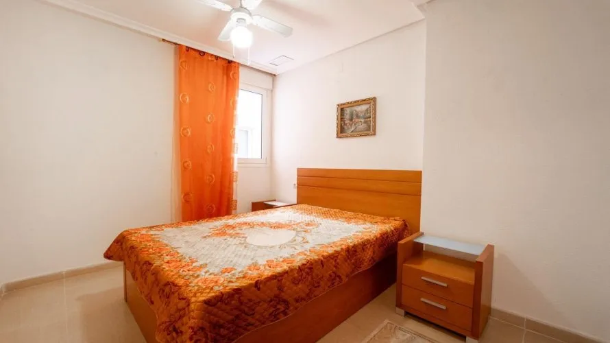 Apartamento de 2 dormitorios en Torrevieja, España No. 2200 № 5