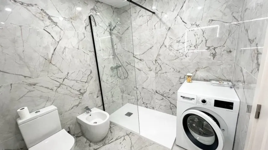 Apartamento de 3 dormitorios en Valencia, España No. 1988 № 3