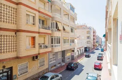 Apartamento de 2 dormitorios en Torrevieja, España No. 2355