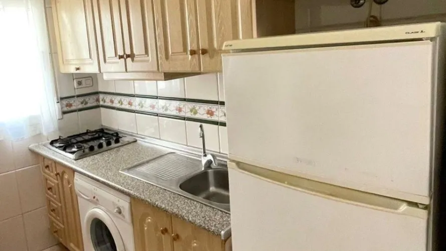 Apartamento de 1 dormitorio en Torrevieja, España No. 2258 № 2
