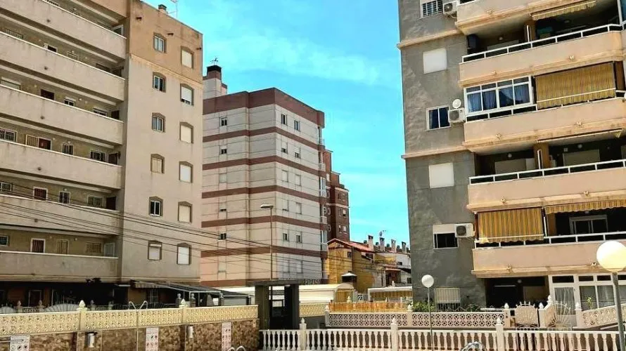 Apartamento de 2 dormitorios en Torrevieja, España No. 2277 № 12