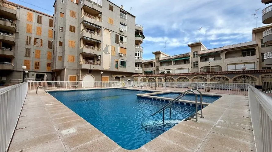 Apartamento de 2 dormitorios en Torrevieja, España No. 2219 № 23