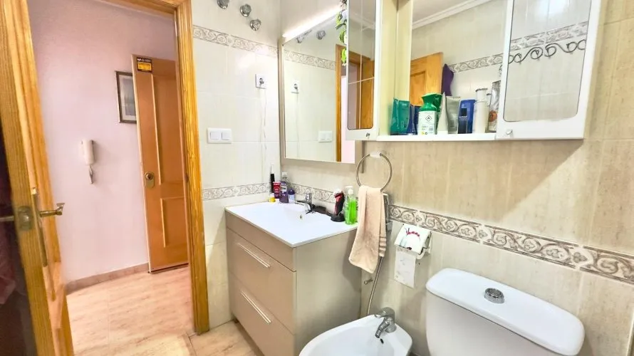 Apartamento de 1 dormitorio en Torrevieja, España No. 2340 № 12