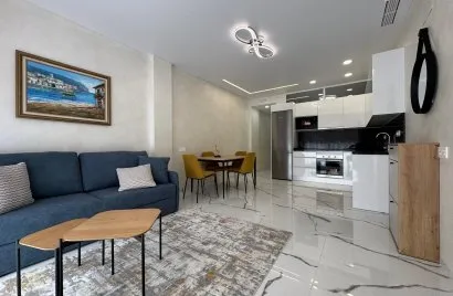 Apartamento de 2 dormitorios en Torrevieja, España No. 2037