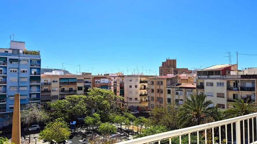Apartamento de 2 dormitorios en Alicante, España No. 2297 № 21